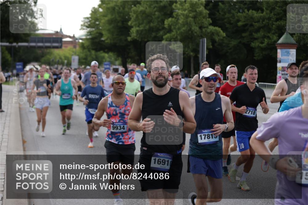 29.06.2025 - hella hamburg halbmarathon Jannik Wohlers http://msf.ph/oto/8244086 29.06.2025 09:55:12 Lombardsbrücke 1120, 1151, 1461, 1630, 1706, 1884, 1976, 2284, 2706, 2708, 2718, 3087, 3213, 3399, 3654, 3945, 3985, 4088, 4345, 4847, 4890, 4938, 5421, 5459, 5708, 5915, 6009, 6054, 6421, 6481, 6532, 6691, 7269, 7312, 7367, 8205, 8216, 8218, 8234, 8302, 8454, 8577, 8720, 8856, 8899, 8927, 8977, 9386, 9491, 9529, 9786, 9934, 10115, 10988, 11309, 11356, 11733, 11819, 11977, 12149, 12379, 12450, 12519, 12533, 12891, 13032, 13570, 13799, 13807, 13894, 13996 meine-sportfotos.de
