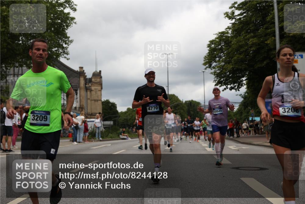 29.06.2025 - hella hamburg halbmarathon Yannick Fuchs http://msf.ph/oto/8244128 29.06.2025 10:47:34 20KM 1030, 1061, 1151, 1499, 1502, 1706, 1727, 1783, 2058, 2070, 2082, 2099, 2354, 2518, 3208, 3209, 3819, 4635, 4770, 5638, 5866, 6481, 6511, 6512, 6628, 6629, 6762, 6877, 6942, 7177, 7274, 7864, 7918, 8335, 8390, 8447, 9142, 10549, 10891, 10895, 11068, 11844, 12379, 12413, 12490, 12632, 12909, 13032, 13033, 13289, 13865, 13912, 13997, 14323, 15061, 15126, 15179, 15441, 15497, 15502, 15838, 15856, 15946, 16477, 16538, 16986, 17348, 18134, 18143, 18418, 18487, 18590 meine-sportfotos.de