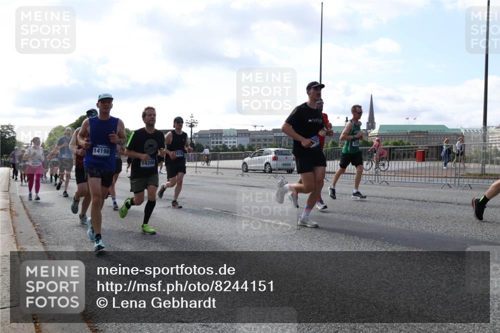 29.06.2025 - hella hamburg halbmarathon Lena Gebhardt http://msf.ph/oto/8244151 29.06.2025 09:56:29 Lombardsbrücke 1061, 1257, 1452, 1460, 1496, 1499, 1502, 1507, 1592, 1628, 1833, 1877, 2013, 2058, 2082, 2083, 2208, 2260, 2378, 2504, 2771, 2953, 2996, 3060, 3256, 3296, 3310, 3652, 4065, 4077, 4377, 4404, 4557, 4635, 4711, 4833, 5482, 5600, 5607, 5839, 5978, 6115, 6134, 6168, 6286, 6511, 6512, 6561, 6562, 7178, 7332, 7383, 7475, 7583, 7943, 8261, 8335, 8361, 8514, 8587, 8618, 8921, 8968, 8989, 8996, 9246, 9537, 9597, 9638, 10596 meine-sportfotos.de