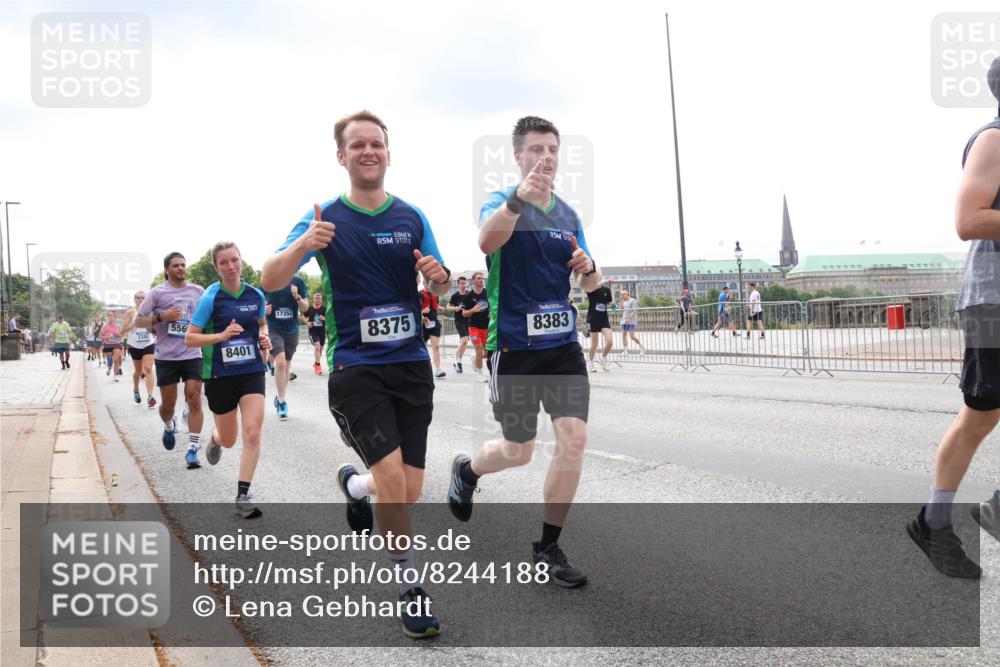 29.06.2025 - hella hamburg halbmarathon Lena Gebhardt http://msf.ph/oto/8244188 29.06.2025 10:33:56 Lombardsbrücke 1189, 1275, 1417, 1705, 1787, 1896, 2265, 2342, 2482, 2496, 2526, 2776, 2933, 3170, 3264, 3340, 3345, 3560, 3829, 3848, 4361, 4433, 4449, 4479, 4696, 4807, 4942, 5075, 5096, 5141, 5557, 5561, 5566, 5569, 5584, 5691, 5821, 5822, 5887, 6109, 6364, 6515, 6516, 6854, 6956, 6999, 7027, 7324, 7329, 7565, 7653, 8021, 8157, 8202, 8277, 8282, 8375, 8377, 8383, 8401, 8891, 9094, 9234, 9258, 9438, 9799, 9875, 9995, 10007, 10071, 10561, 11811 meine-sportfotos.de