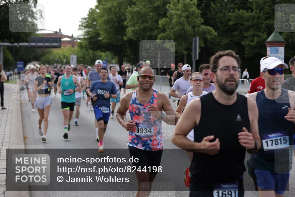 29.06.2025 - hella hamburg halbmarathon Jannik Wohlers http://msf.ph/oto/8244198 29.06.2025 09:55:13 Lombardsbrücke 1120, 1151, 1461, 1630, 1706, 1884, 1976, 2284, 2706, 2708, 2718, 3087, 3213, 3399, 3654, 3945, 3985, 4088, 4324, 4345, 4847, 4890, 4938, 5421, 5459, 5708, 5915, 6009, 6054, 6421, 6481, 6532, 6691, 7269, 7312, 7367, 8205, 8216, 8218, 8234, 8302, 8454, 8577, 8720, 8856, 8899, 8927, 8977, 9386, 9491, 9786, 9934, 10115, 10988, 11309, 11356, 11733, 11819, 11977, 12149, 12379, 12450, 12519, 12533, 12891, 13032, 13073, 13799, 13807, 13894, 13996 meine-sportfotos.de