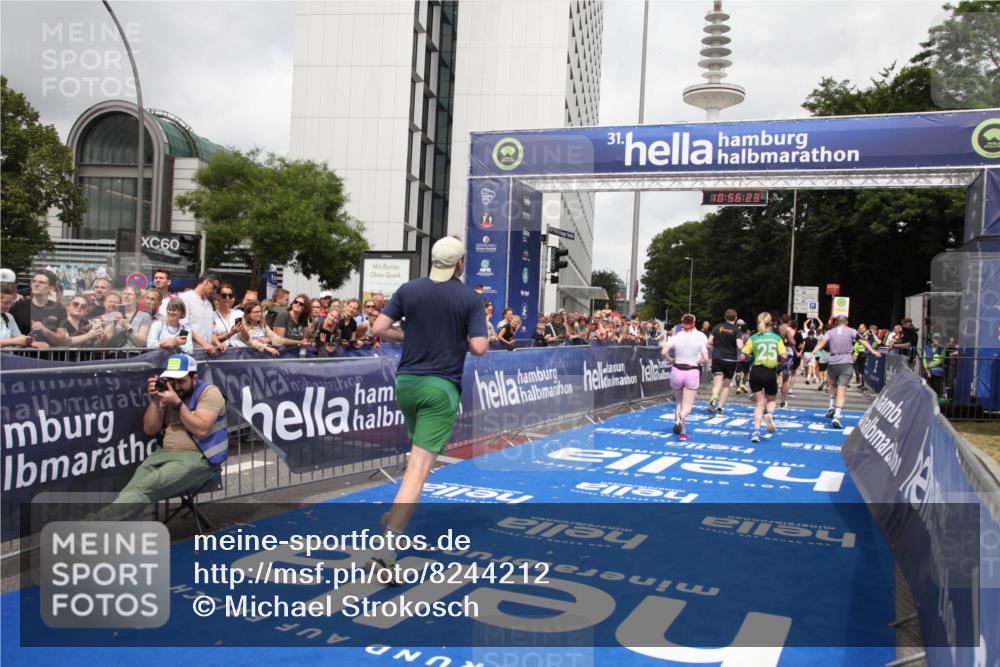 29.06.2025 - hella hamburg halbmarathon Michael Strokosch http://msf.ph/oto/8244212 29.06.2025 10:56:22 Ziel 1193, 4029, 5465, 5672, 7547, 9903, 10789, 11231, 11309, 12348, 15300, 15484, 16113, 16375, 16634, 17468, 18117, 18495, 18652, 18741, 19152 meine-sportfotos.de