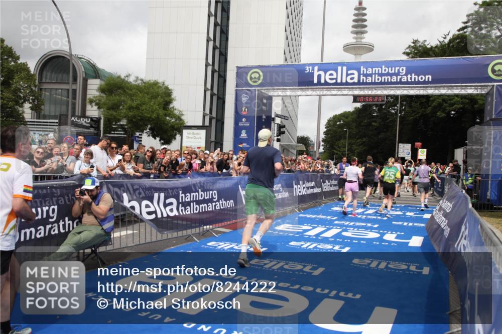 29.06.2025 - hella hamburg halbmarathon Michael Strokosch http://msf.ph/oto/8244222 29.06.2025 10:56:22 Ziel 1193, 4029, 5465, 5672, 7547, 9903, 10789, 11231, 11309, 12348, 15300, 15484, 16113, 16375, 16634, 17468, 18117, 18495, 18652, 18741, 19152 meine-sportfotos.de