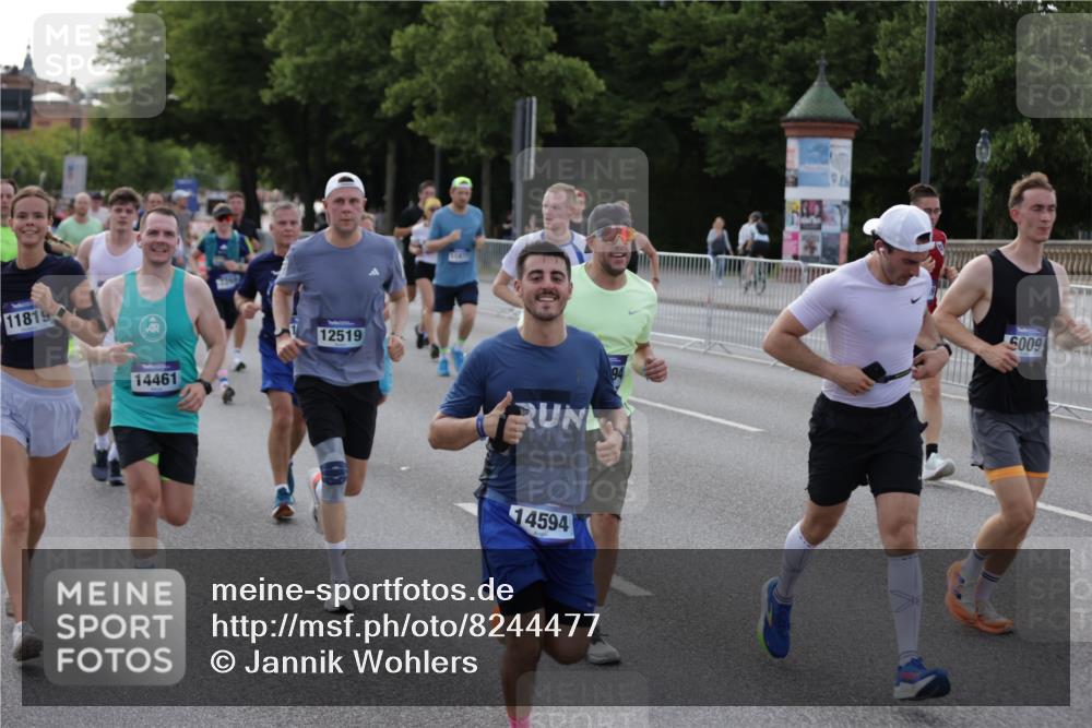 29.06.2025 - hella hamburg halbmarathon Jannik Wohlers http://msf.ph/oto/8244477 29.06.2025 09:55:14 Lombardsbrücke 1120, 1151, 1461, 1630, 1884, 1976, 2284, 2706, 2708, 2718, 2884, 3087, 3213, 3399, 3654, 3945, 3985, 4088, 4324, 4345, 4847, 4890, 4938, 5421, 5459, 5708, 5915, 6009, 6054, 6421, 6481, 6532, 6691, 6994, 7269, 7312, 7367, 8205, 8216, 8218, 8234, 8302, 8577, 8720, 8856, 8927, 8977, 9386, 9491, 9786, 9934, 10115, 10811, 10988, 11309, 11356, 11733, 11819, 11977, 12149, 12379, 12450, 12519, 12533, 12891, 13032, 13073, 13799, 13807, 13894, 13996 meine-sportfotos.de