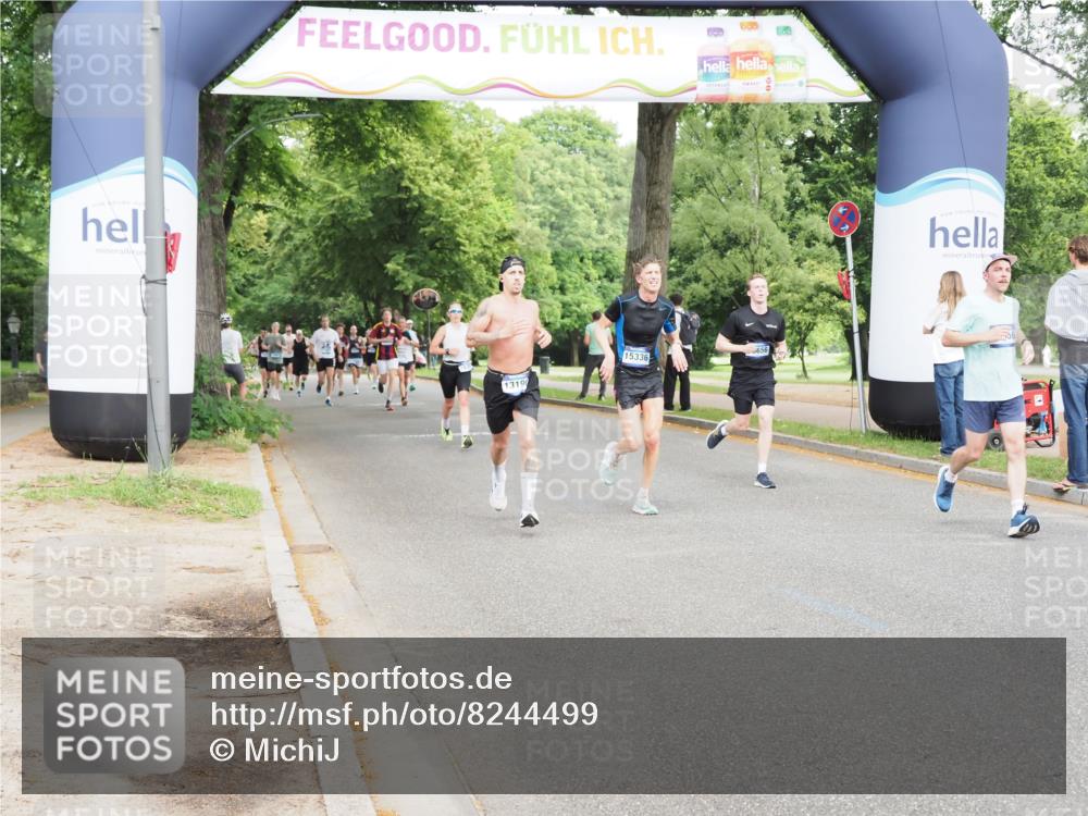 29.06.2025 - hella hamburg halbmarathon MichiJ http://msf.ph/oto/8244499 29.06.2025 10:28:07 Zwischen KM18-KM19 6687, 11806, 13190, 14359, 14699, 15336, 15556, 17916, 18149 meine-sportfotos.de