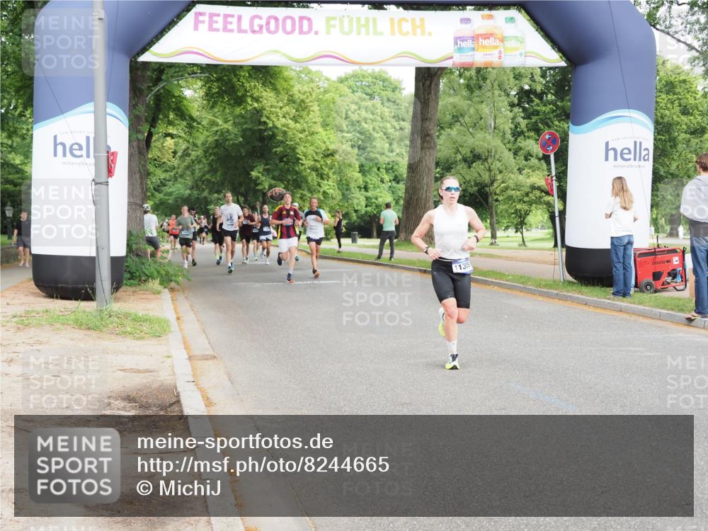 29.06.2025 - hella hamburg halbmarathon MichiJ http://msf.ph/oto/8244665 29.06.2025 10:28:10 Zwischen KM18-KM19 10900, 11305, 13190, 14359, 14699, 15336, 15556, 16656 meine-sportfotos.de