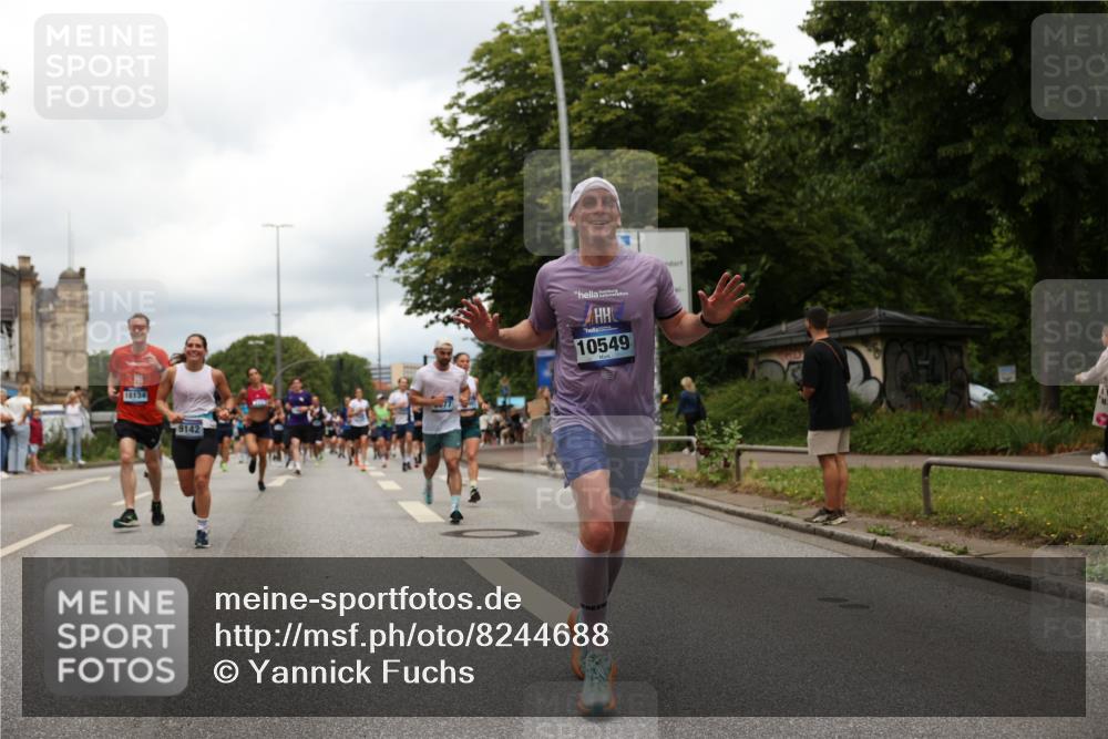 29.06.2025 - hella hamburg halbmarathon Yannick Fuchs http://msf.ph/oto/8244688 29.06.2025 10:47:36 20KM 1030, 1061, 1151, 1502, 1706, 1727, 2058, 2070, 2082, 2354, 2518, 2630, 3096, 3208, 3209, 3819, 4770, 5020, 5638, 5866, 6481, 6511, 6512, 6629, 6762, 6877, 6942, 7177, 7274, 7864, 7918, 8335, 8390, 8447, 9142, 10549, 10891, 10895, 11068, 11844, 12379, 12413, 12490, 12632, 12909, 13032, 13033, 13289, 13397, 13865, 13912, 13997, 15061, 15126, 15441, 15497, 15502, 15838, 15856, 15946, 16477, 16538, 17348, 18134, 18143, 18418, 18487, 18590 meine-sportfotos.de