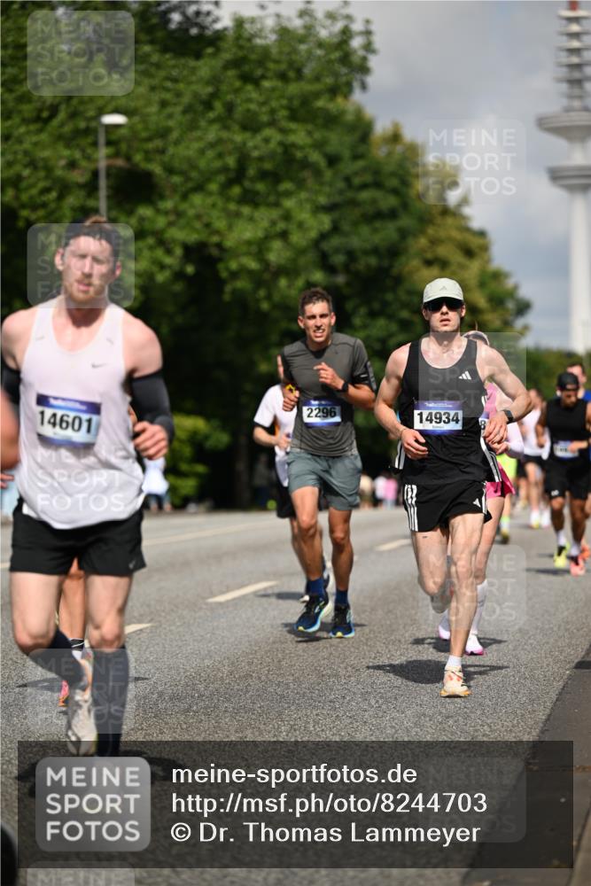 29.06.2025 - hella hamburg halbmarathon Dr. Thomas Lammeyer http://msf.ph/oto/8244703 29.06.2025 09:51:19 Kennedybrücke 1164, 1562, 1644, 1743, 2196, 2296, 3783, 4602, 5091, 5092, 5923, 6684, 6990, 8362, 8901, 9178, 9944, 10384, 10900, 10968, 11202, 11227 meine-sportfotos.de