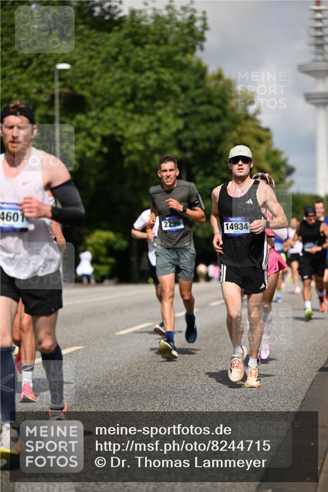 29.06.2025 - hella hamburg halbmarathon Dr. Thomas Lammeyer http://msf.ph/oto/8244715 29.06.2025 09:51:19 Kennedybrücke 1164, 1562, 1644, 1743, 2196, 2296, 3783, 4602, 5091, 5092, 5923, 6684, 6990, 8362, 8901, 9178, 9944, 10384, 10900, 10968, 11202, 11227 meine-sportfotos.de
