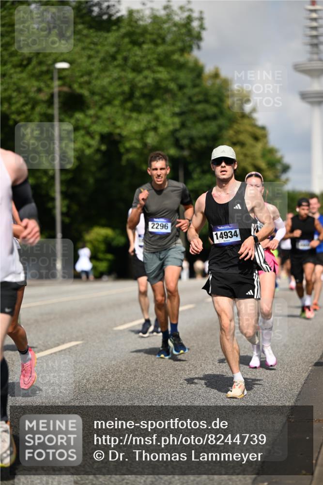 29.06.2025 - hella hamburg halbmarathon Dr. Thomas Lammeyer http://msf.ph/oto/8244739 29.06.2025 09:51:19 Kennedybrücke 1164, 1562, 1644, 1743, 2196, 2296, 3783, 4602, 5091, 5092, 5923, 6684, 6990, 8362, 8901, 9178, 9944, 10384, 10900, 10968, 11202, 11227 meine-sportfotos.de