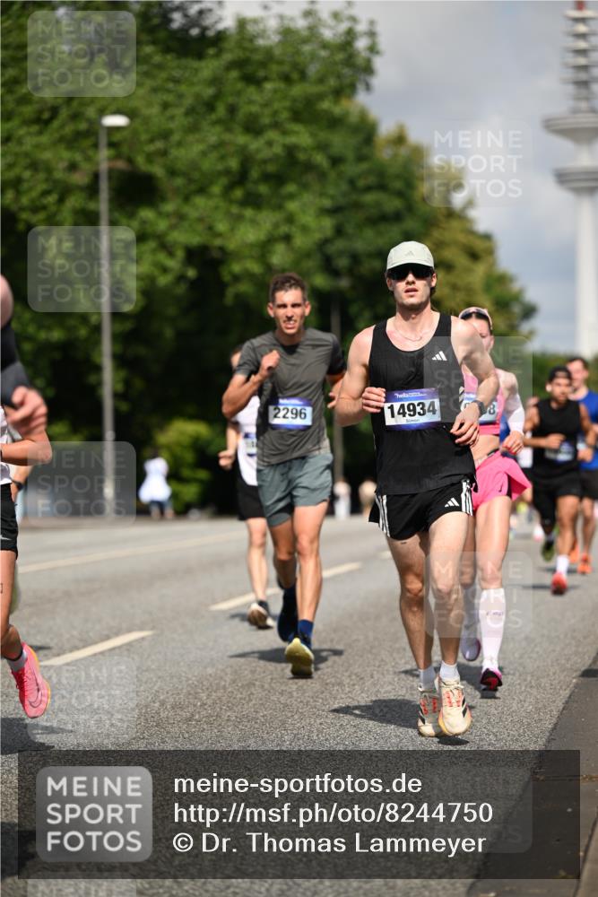 29.06.2025 - hella hamburg halbmarathon Dr. Thomas Lammeyer http://msf.ph/oto/8244750 29.06.2025 09:51:19 Kennedybrücke 1164, 1562, 1644, 1743, 2196, 2296, 3783, 4602, 5091, 5092, 5923, 6684, 6990, 8362, 8901, 9178, 9944, 10384, 10900, 10968, 11202, 11227 meine-sportfotos.de