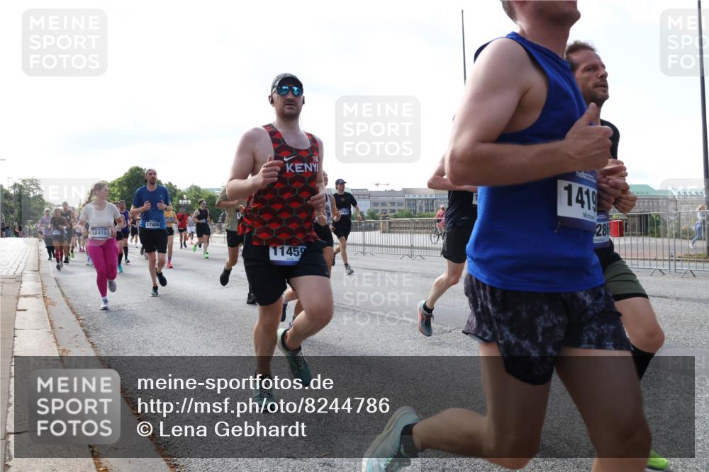 29.06.2025 - hella hamburg halbmarathon Lena Gebhardt http://msf.ph/oto/8244786 29.06.2025 09:56:30 Lombardsbrücke 1061, 1452, 1460, 1496, 1499, 1502, 1507, 1592, 1628, 1833, 1877, 2013, 2058, 2082, 2083, 2208, 2260, 2378, 2504, 2771, 2953, 2996, 3060, 3256, 3296, 3310, 3652, 4065, 4077, 4377, 4404, 4635, 4711, 4833, 5169, 5482, 5600, 5607, 5839, 5978, 6115, 6134, 6168, 6286, 6511, 6512, 6561, 6562, 7178, 7332, 7383, 7475, 7583, 7943, 8261, 8335, 8361, 8514, 8587, 8618, 8863, 8921, 8968, 8989, 8996, 9246, 9537, 9597, 9638, 10596 meine-sportfotos.de
