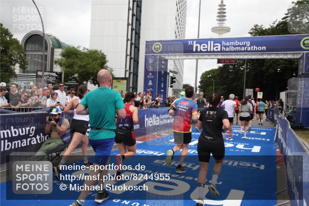 29.06.2025 - hella hamburg halbmarathon Michael Strokosch http://msf.ph/oto/8244955 29.06.2025 10:56:45 Ziel 4152, 6416, 6759, 7037, 7646, 8311, 8744, 8996, 9488, 11083, 11870, 12509, 14369, 15134, 15145, 15431, 15712, 16043, 16121, 17259, 18340, 18634, 18899 meine-sportfotos.de