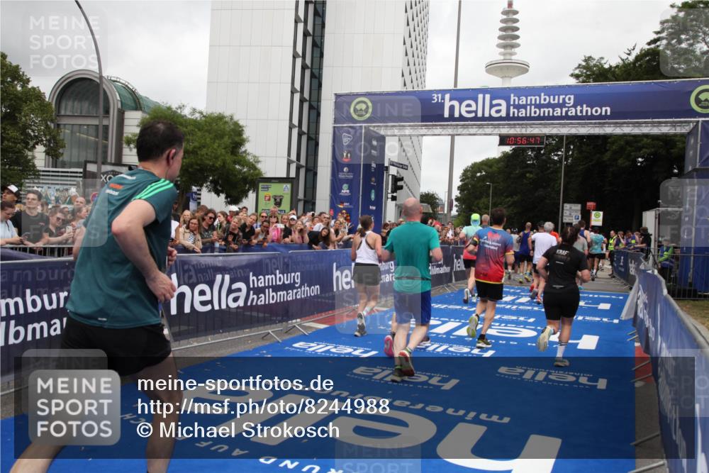 29.06.2025 - hella hamburg halbmarathon Michael Strokosch http://msf.ph/oto/8244988 29.06.2025 10:56:45 Ziel 4152, 6416, 6759, 7037, 7646, 8311, 8744, 8996, 9488, 11083, 11870, 12509, 14369, 15134, 15145, 15431, 15712, 16043, 16121, 17259, 18340, 18634, 18899 meine-sportfotos.de