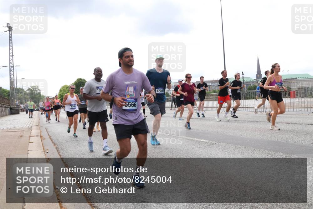 29.06.2025 - hella hamburg halbmarathon Lena Gebhardt http://msf.ph/oto/8245004 29.06.2025 10:33:57 Lombardsbrücke 1189, 1275, 1417, 1705, 1787, 1896, 2265, 2342, 2482, 2496, 2526, 2776, 2933, 3170, 3264, 3340, 3345, 3560, 3829, 3848, 4361, 4433, 4449, 4479, 4696, 4807, 4942, 5075, 5096, 5141, 5557, 5561, 5566, 5569, 5584, 5691, 5821, 5822, 5887, 6109, 6364, 6515, 6516, 6854, 6956, 6999, 7027, 7324, 7329, 7565, 7653, 8021, 8157, 8202, 8277, 8282, 8375, 8377, 8383, 8401, 8891, 9094, 9234, 9258, 9438, 9799, 9875, 9995, 10007, 10071, 10360, 10561, 11811 meine-sportfotos.de