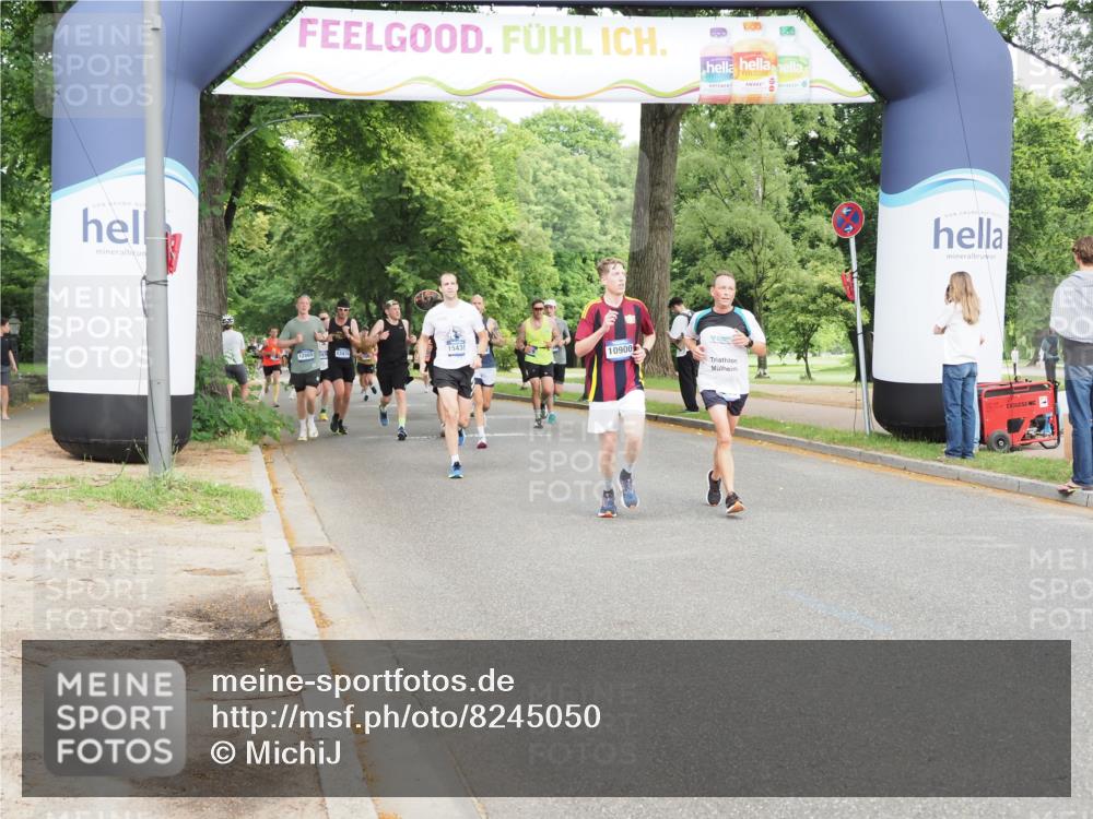 29.06.2025 - hella hamburg halbmarathon MichiJ http://msf.ph/oto/8245050 29.06.2025 10:28:13 Zwischen KM18-KM19 2546, 10900, 11305, 12865, 13190, 15336, 15435, 15556, 16656 meine-sportfotos.de