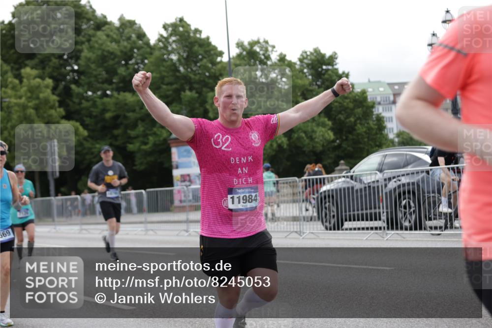 29.06.2025 - hella hamburg halbmarathon Jannik Wohlers http://msf.ph/oto/8245053 29.06.2025 10:30:17 Lombardsbrücke 1059, 1472, 1647, 2505, 2569, 2754, 2755, 3281, 4198, 4575, 4819, 6344, 6556, 7071, 7120, 9830, 11984, 12460, 12461, 14216, 14421, 15299, 15757, 15789, 16504, 16791, 18362, 18795, 18860 meine-sportfotos.de