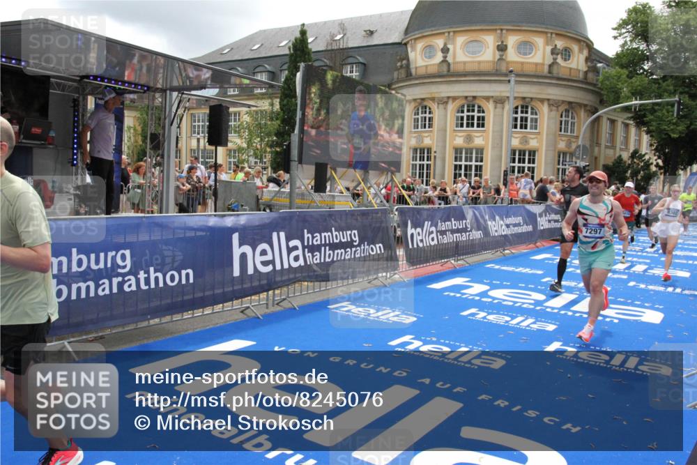29.06.2025 - hella hamburg halbmarathon Michael Strokosch http://msf.ph/oto/8245076 29.06.2025 10:49:07 Ziel 1381, 1452, 4832, 4847, 4890, 7297, 8302, 8821, 9695, 13614, 13688, 16627, 17173, 17632, 18598 meine-sportfotos.de