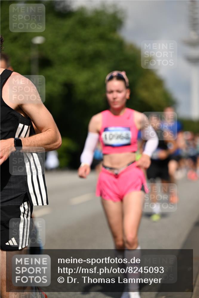 29.06.2025 - hella hamburg halbmarathon Dr. Thomas Lammeyer http://msf.ph/oto/8245093 29.06.2025 09:51:21 Kennedybrücke 1164, 1385, 1562, 1644, 1743, 2196, 2296, 4602, 5091, 5092, 5315, 5923, 6684, 6990, 8362, 8901, 9178, 9944, 10384, 10900, 10968, 11202, 11227 meine-sportfotos.de