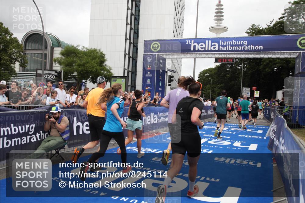 29.06.2025 - hella hamburg halbmarathon Michael Strokosch http://msf.ph/oto/8245114 29.06.2025 10:56:48 Ziel 2378, 3836, 4152, 7646, 8744, 8825, 8996, 9488, 11083, 11870, 14369, 14461, 15134, 15431, 15712, 16043, 16121, 17133, 18340, 18634, 18899 meine-sportfotos.de