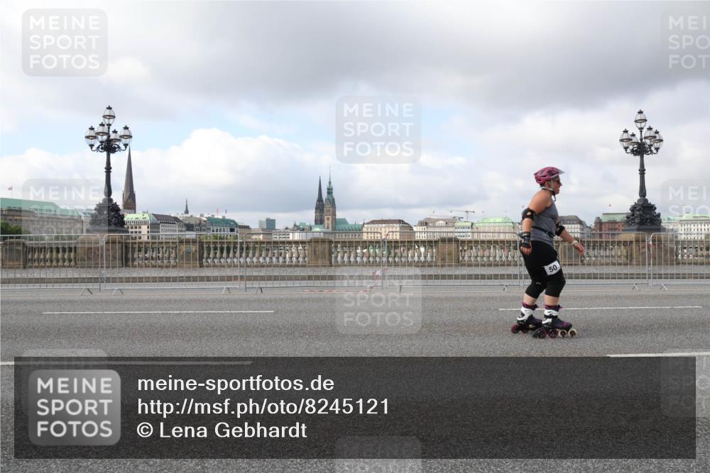 29.06.2025 - hella hamburg halbmarathon Lena Gebhardt http://msf.ph/oto/8245121 29.06.2025 09:02:29 Lombardsbrücke  meine-sportfotos.de