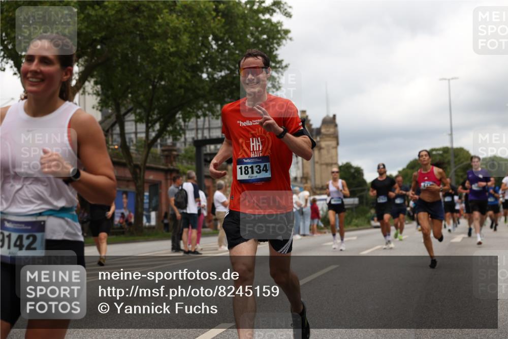 29.06.2025 - hella hamburg halbmarathon Yannick Fuchs http://msf.ph/oto/8245159 29.06.2025 10:47:38 20KM 1030, 1151, 1267, 1502, 1706, 1727, 2058, 2070, 2082, 2354, 2518, 2630, 3096, 3208, 3209, 3819, 4770, 5020, 5638, 5866, 6481, 6511, 6512, 6629, 6762, 6877, 6942, 7177, 7274, 7864, 7918, 8335, 8390, 8447, 9142, 10549, 10891, 10895, 11068, 11844, 12379, 12632, 12909, 13032, 13033, 13289, 13397, 13865, 13912, 13997, 15061, 15126, 15441, 15497, 15502, 15838, 15856, 15946, 16477, 16538, 17348, 18134, 18143, 18418, 18487, 18590 meine-sportfotos.de