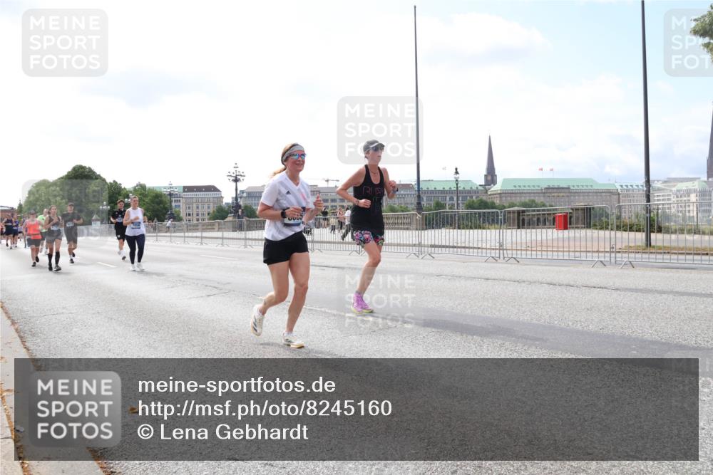 29.06.2025 - hella hamburg halbmarathon Lena Gebhardt http://msf.ph/oto/8245160 29.06.2025 10:09:57 Lombardsbrücke 1052, 1456, 1483, 1513, 1548, 1823, 3921, 4592, 5511, 7058, 7081, 7333, 7636, 8090, 8219, 8685, 8890, 9150, 9297, 9306, 9366, 9434, 9674, 9781, 9988, 10036, 10943, 11027, 12255, 12509, 12567, 13739, 16191, 16445, 16455, 16688, 16872, 16918, 17148, 17630, 17899, 18076, 18196, 18440, 18707, 19242 meine-sportfotos.de