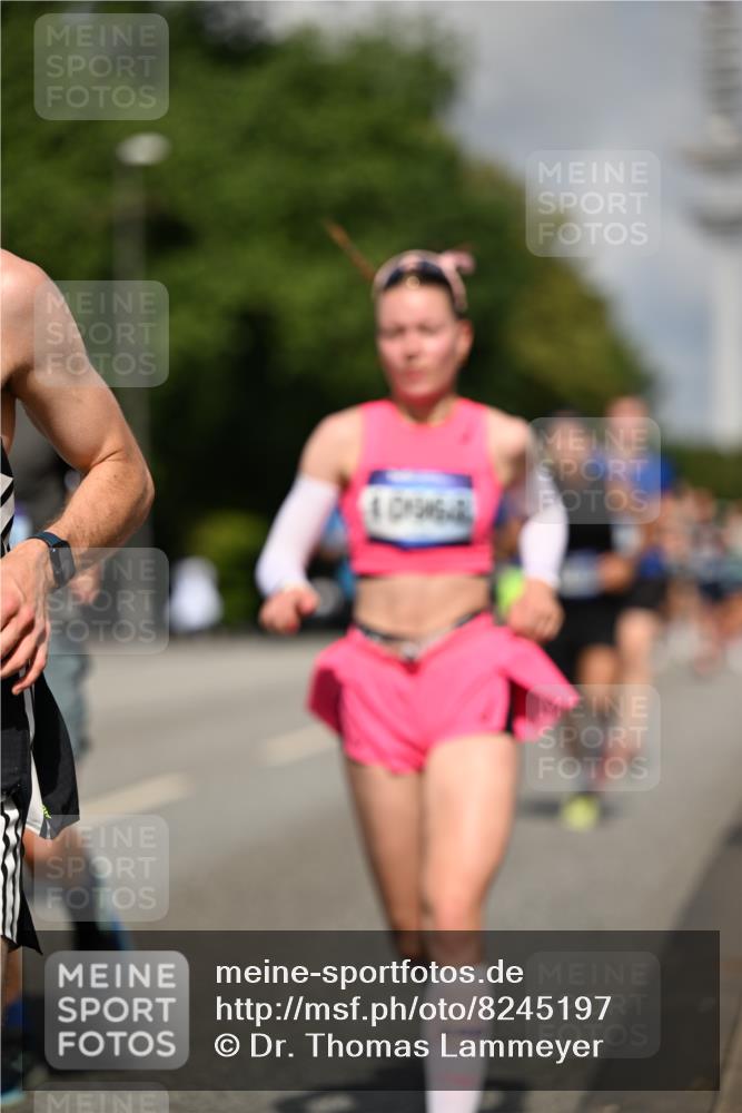 29.06.2025 - hella hamburg halbmarathon Dr. Thomas Lammeyer http://msf.ph/oto/8245197 29.06.2025 09:51:22 Kennedybrücke 1164, 1385, 1562, 1644, 1743, 2196, 2296, 4602, 4860, 5091, 5092, 5315, 5923, 6684, 6990, 8362, 8901, 9178, 9944, 10384, 10900, 10968, 11202, 11227 meine-sportfotos.de