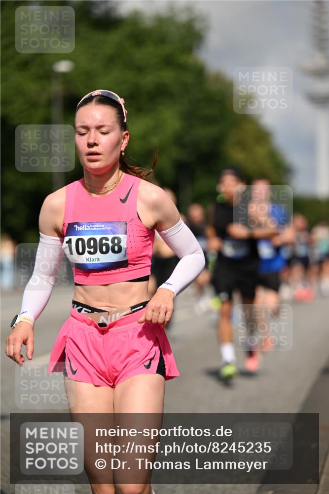 29.06.2025 - hella hamburg halbmarathon Dr. Thomas Lammeyer http://msf.ph/oto/8245235 29.06.2025 09:51:22 Kennedybrücke 1164, 1385, 1562, 1644, 1743, 2196, 2296, 4602, 4860, 5091, 5092, 5315, 5923, 6684, 6990, 8362, 8901, 9178, 9944, 10384, 10900, 10968, 11202, 11227 meine-sportfotos.de