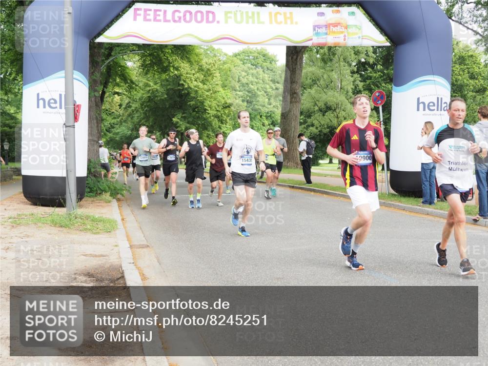 29.06.2025 - hella hamburg halbmarathon MichiJ http://msf.ph/oto/8245251 29.06.2025 10:28:14 Zwischen KM18-KM19 2546, 10900, 11305, 12772, 12865, 13190, 15336, 15435, 15556, 16656 meine-sportfotos.de