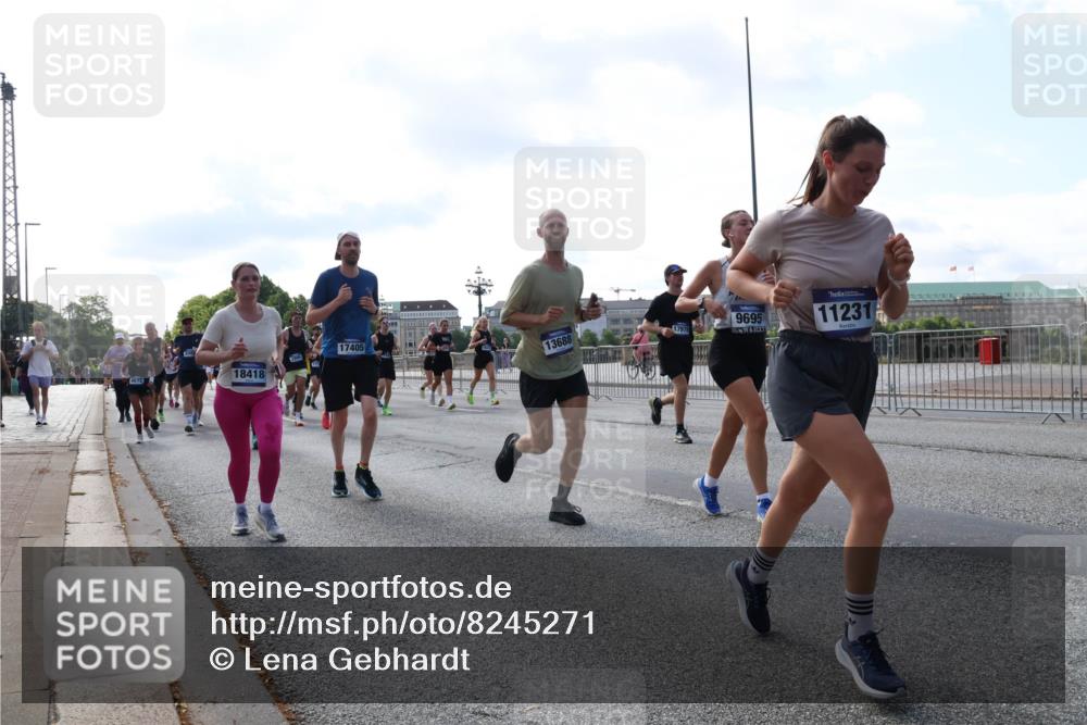 29.06.2025 - hella hamburg halbmarathon Lena Gebhardt http://msf.ph/oto/8245271 29.06.2025 09:56:31 Lombardsbrücke 1061, 1452, 1460, 1496, 1499, 1502, 1592, 1628, 1833, 1877, 2013, 2058, 2082, 2083, 2208, 2260, 2378, 2504, 2771, 2953, 2996, 3060, 3256, 3296, 3310, 3652, 4065, 4077, 4377, 4404, 4635, 4711, 4833, 5169, 5194, 5482, 5600, 5607, 5839, 5978, 6115, 6168, 6286, 6511, 6512, 6561, 6562, 7178, 7332, 7383, 7475, 7583, 7943, 8261, 8335, 8361, 8514, 8587, 8618, 8863, 8921, 8968, 8989, 8996, 9246, 9537, 9597, 9638, 10596 meine-sportfotos.de