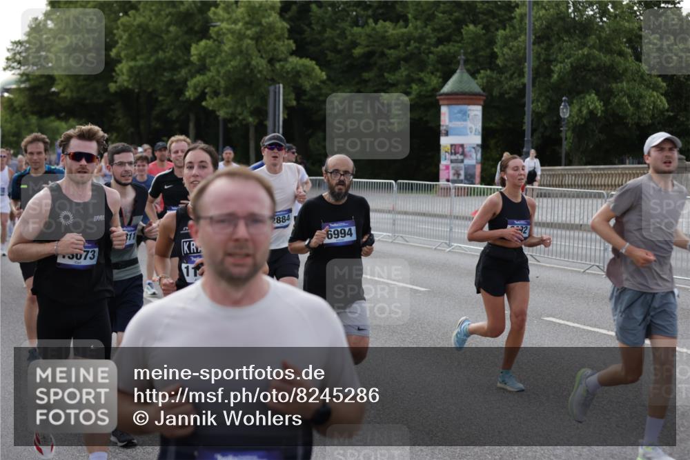 29.06.2025 - hella hamburg halbmarathon Jannik Wohlers http://msf.ph/oto/8245286 29.06.2025 09:55:21 Lombardsbrücke 1120, 1143, 1151, 1267, 1461, 1630, 2284, 2706, 2708, 2718, 2884, 3087, 3213, 3399, 3654, 3692, 3945, 3985, 4033, 4088, 4127, 4324, 4345, 4346, 4601, 4847, 4890, 4938, 5421, 5459, 6009, 6054, 6421, 6481, 6691, 6994, 7056, 7100, 7269, 7367, 8216, 8234, 8302, 8390, 8577, 8977, 9386, 9491, 9551, 9786, 9934, 10115, 10603, 10811, 11309, 11356, 11733, 11819, 11977, 12149, 12277, 12379, 12450, 12519, 13032, 13073, 13799, 13807, 13894, 13996, 14239 meine-sportfotos.de