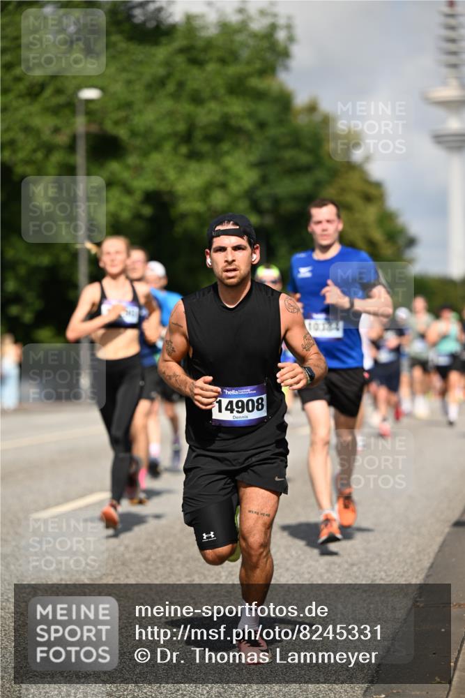 29.06.2025 - hella hamburg halbmarathon Dr. Thomas Lammeyer http://msf.ph/oto/8245331 29.06.2025 09:51:23 Kennedybrücke 1164, 1385, 1562, 1644, 1743, 2196, 2296, 4602, 4860, 5091, 5092, 5315, 5923, 6684, 6990, 8362, 8901, 9178, 9944, 10384, 10900, 10968, 11202, 11227 meine-sportfotos.de