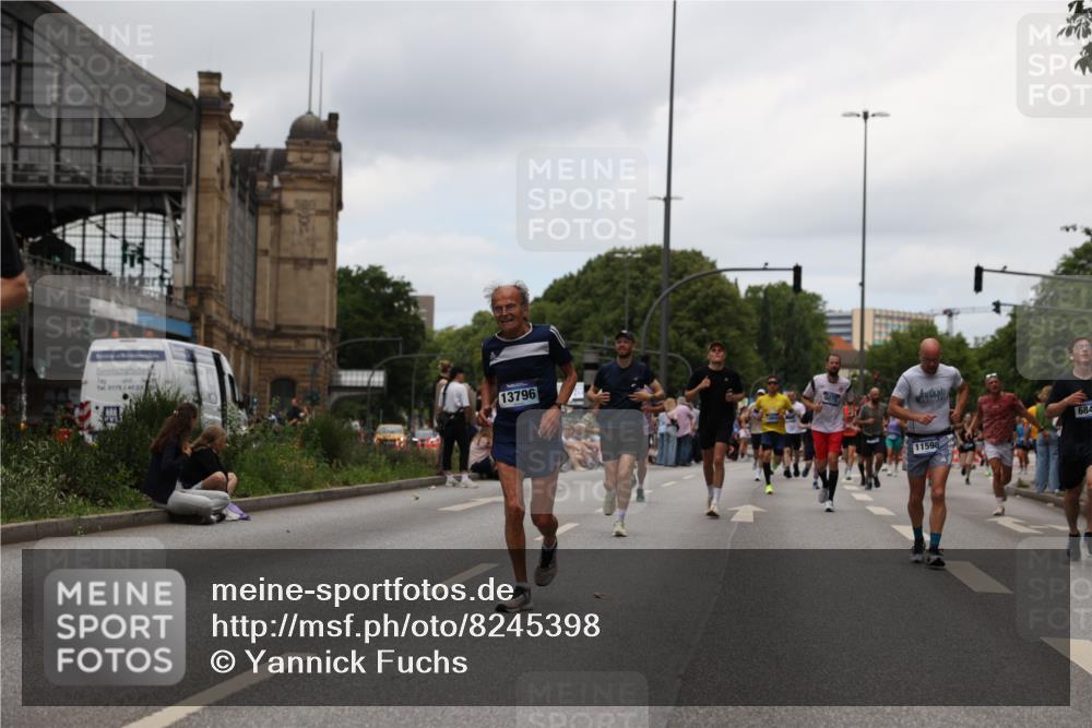 29.06.2025 - hella hamburg halbmarathon Yannick Fuchs http://msf.ph/oto/8245398 29.06.2025 11:06:01 20KM 1173, 1347, 2309, 2427, 2721, 2961, 3167, 5271, 6849, 7685, 7942, 8895, 9075, 10377, 10442, 10443, 10700, 10902, 11236, 11598, 11643, 11798, 12456, 12467, 12653, 12797, 12893, 13212, 13796, 13951, 16020, 16400, 17854, 18320, 18571 meine-sportfotos.de