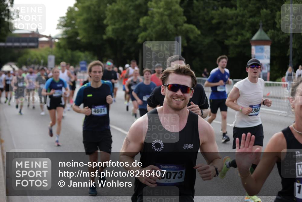 29.06.2025 - hella hamburg halbmarathon Jannik Wohlers http://msf.ph/oto/8245407 29.06.2025 09:55:22 Lombardsbrücke 1120, 1143, 1151, 1216, 1267, 1461, 1630, 2284, 2706, 2708, 2718, 2884, 3213, 3399, 3654, 3692, 3945, 3985, 4033, 4088, 4127, 4324, 4345, 4346, 4601, 4847, 4890, 5421, 5459, 6009, 6054, 6421, 6481, 6691, 6994, 7056, 7100, 7224, 7269, 7367, 7657, 8216, 8234, 8273, 8302, 8390, 8577, 8977, 9386, 9491, 9551, 9786, 9934, 10115, 10408, 10603, 10811, 10895, 11309, 11356, 11733, 11819, 11977, 12149, 12277, 12379, 12450, 12519, 13032, 13073, 13799, 13807, 13894, 13996, 14239 meine-sportfotos.de