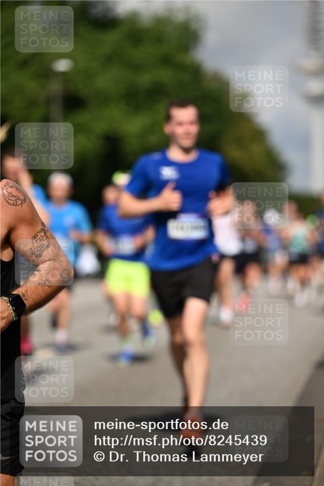 29.06.2025 - hella hamburg halbmarathon Dr. Thomas Lammeyer http://msf.ph/oto/8245439 29.06.2025 09:51:25 Kennedybrücke 1164, 1385, 1562, 1644, 1743, 2196, 2296, 3959, 4602, 4860, 5091, 5092, 5315, 5923, 6684, 6990, 8362, 8901, 9178, 9944, 10384, 10900, 10968, 11202, 11227 meine-sportfotos.de