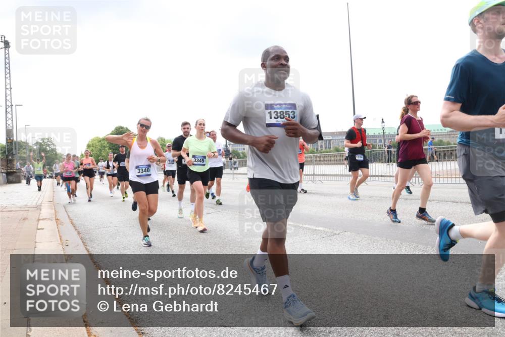 29.06.2025 - hella hamburg halbmarathon Lena Gebhardt http://msf.ph/oto/8245467 29.06.2025 10:33:59 Lombardsbrücke 1189, 1275, 1417, 1705, 1787, 1896, 2265, 2342, 2482, 2496, 2526, 2776, 2933, 3145, 3170, 3264, 3340, 3345, 3560, 3829, 3848, 4361, 4433, 4449, 4479, 4696, 4807, 4942, 5075, 5096, 5141, 5557, 5561, 5566, 5569, 5584, 5691, 5821, 5822, 5887, 6109, 6364, 6515, 6516, 6854, 6956, 6999, 7027, 7324, 7329, 7565, 7653, 8021, 8157, 8202, 8277, 8282, 8349, 8375, 8377, 8383, 8401, 9094, 9234, 9438, 9799, 9875, 9995, 10007, 10071, 10360, 10561, 11811 meine-sportfotos.de