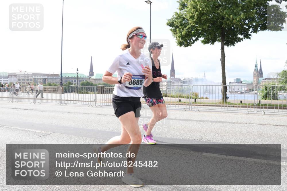 29.06.2025 - hella hamburg halbmarathon Lena Gebhardt http://msf.ph/oto/8245482 29.06.2025 10:09:58 Lombardsbrücke 1052, 1456, 1483, 1513, 1548, 1823, 3921, 4592, 5511, 7042, 7058, 7081, 7333, 7636, 8090, 8219, 8685, 8890, 9150, 9297, 9306, 9366, 9434, 9674, 9781, 10036, 10943, 11027, 12255, 12509, 12567, 13739, 16191, 16445, 16455, 16872, 16918, 17148, 17630, 17899, 18076, 18196, 18440, 18707, 19242 meine-sportfotos.de