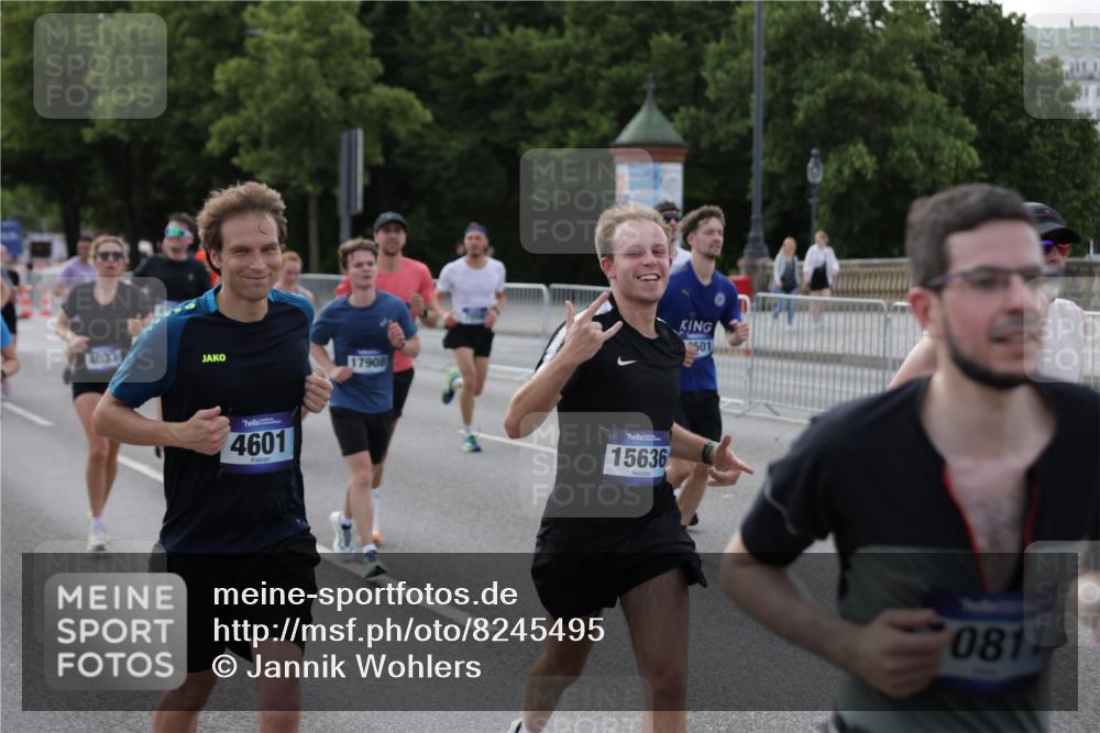 29.06.2025 - hella hamburg halbmarathon Jannik Wohlers http://msf.ph/oto/8245495 29.06.2025 09:55:23 Lombardsbrücke 1143, 1216, 1267, 1461, 1630, 2284, 2706, 2708, 2718, 2884, 3213, 3399, 3654, 3692, 3945, 3985, 4033, 4088, 4127, 4324, 4345, 4346, 4601, 4847, 4890, 5421, 6009, 6054, 6421, 6481, 6691, 6994, 7056, 7100, 7224, 7269, 7367, 7657, 8216, 8234, 8273, 8302, 8390, 8577, 8977, 9386, 9491, 9551, 9786, 9934, 10115, 10408, 10603, 10811, 10895, 11309, 11356, 11733, 11819, 11977, 12149, 12277, 12379, 12450, 12519, 13032, 13073, 13799, 13807, 13894, 13996, 14239, 17842 meine-sportfotos.de