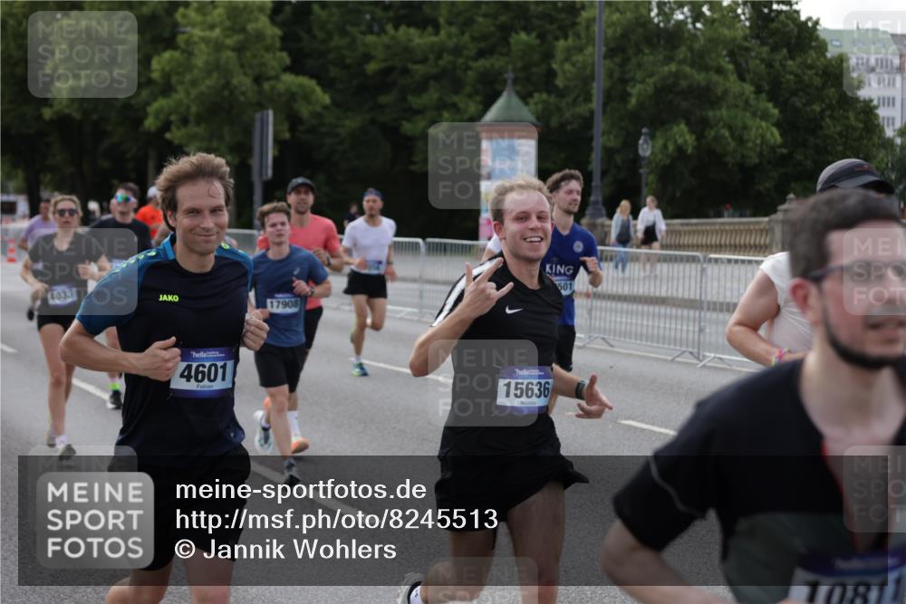29.06.2025 - hella hamburg halbmarathon Jannik Wohlers http://msf.ph/oto/8245513 29.06.2025 09:55:23 Lombardsbrücke 1143, 1216, 1267, 1461, 1630, 2284, 2706, 2708, 2718, 2884, 3213, 3399, 3654, 3692, 3945, 3985, 4033, 4088, 4127, 4324, 4345, 4346, 4601, 4847, 4890, 5421, 6009, 6054, 6421, 6481, 6691, 6994, 7056, 7100, 7224, 7269, 7367, 7657, 8216, 8234, 8273, 8302, 8390, 8577, 8977, 9386, 9491, 9551, 9786, 9934, 10115, 10408, 10603, 10811, 10895, 11309, 11356, 11733, 11819, 11977, 12149, 12277, 12379, 12450, 12519, 13032, 13073, 13799, 13807, 13894, 13996, 14239, 17842 meine-sportfotos.de