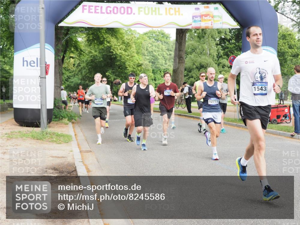 29.06.2025 - hella hamburg halbmarathon MichiJ http://msf.ph/oto/8245586 29.06.2025 10:28:16 Zwischen KM18-KM19 2546, 10900, 11305, 12335, 12772, 12865, 13479, 15435, 16656, 17668 meine-sportfotos.de