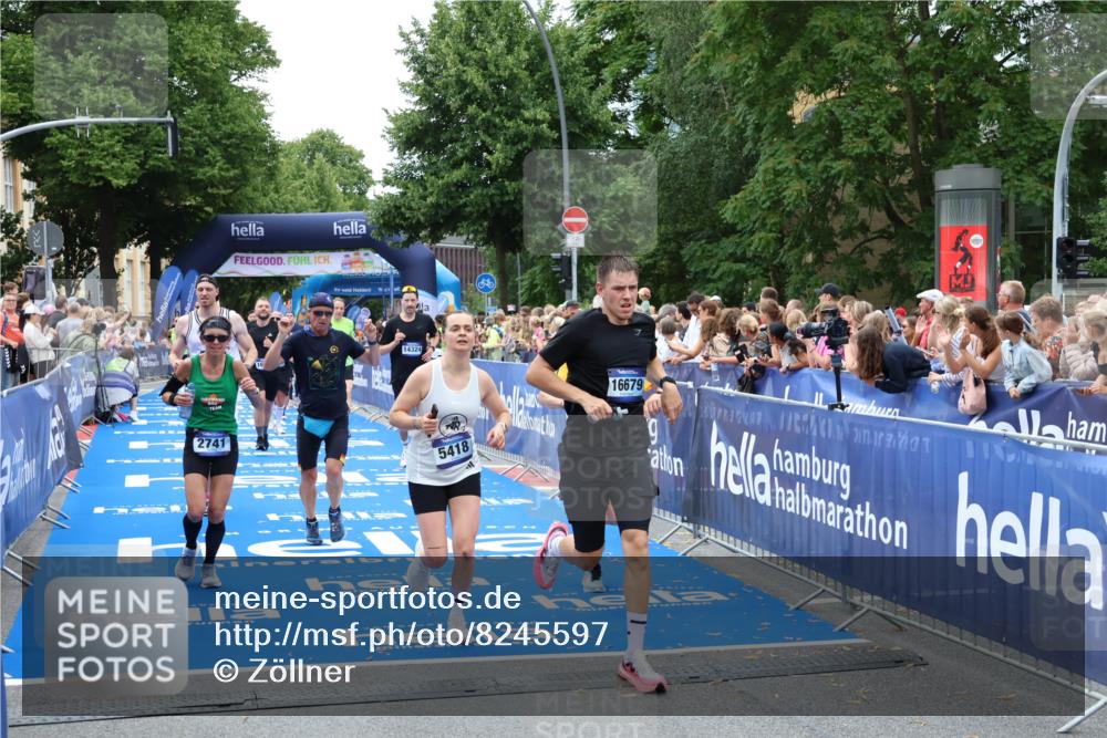 29.06.2025 - hella hamburg halbmarathon Zöllner http://msf.ph/oto/8245597 29.06.2025 10:56:59 Ziel 1955, 2282, 2741, 2759, 5033, 5418, 6835, 7716, 8669, 11043, 11212, 11638, 14678, 15097, 16470, 16620, 16679 meine-sportfotos.de
