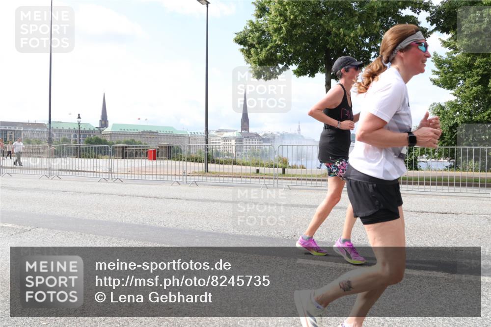 29.06.2025 - hella hamburg halbmarathon Lena Gebhardt http://msf.ph/oto/8245735 29.06.2025 10:09:58 Lombardsbrücke 1052, 1456, 1483, 1513, 1548, 1823, 3921, 4592, 5511, 7042, 7058, 7081, 7333, 7636, 8090, 8219, 8685, 8890, 9150, 9297, 9306, 9366, 9434, 9674, 9781, 10036, 10943, 11027, 12255, 12509, 12567, 13739, 16191, 16445, 16455, 16872, 16918, 17148, 17630, 17899, 18076, 18196, 18440, 18707, 19242 meine-sportfotos.de