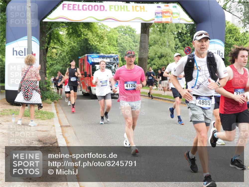 29.06.2025 - hella hamburg halbmarathon MichiJ http://msf.ph/oto/8245791 29.06.2025 10:51:02 Zwischen KM18-KM19 1212, 1733, 1851, 2463, 3572, 4120, 4985, 5653, 7333, 9681, 10824, 11556, 11657, 12781, 12843, 13932, 13939, 16395, 16753, 17112, 17730, 19241 meine-sportfotos.de