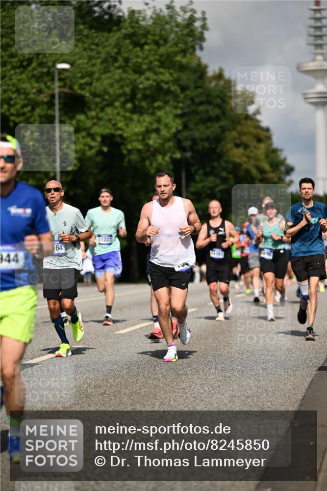 29.06.2025 - hella hamburg halbmarathon Dr. Thomas Lammeyer http://msf.ph/oto/8245850 29.06.2025 09:51:27 Kennedybrücke 1164, 1385, 1562, 1644, 1743, 2296, 3959, 4602, 4860, 5091, 5092, 5315, 5923, 6684, 6990, 8362, 8901, 9178, 9944, 10384, 10900, 10968, 11202, 11227 meine-sportfotos.de