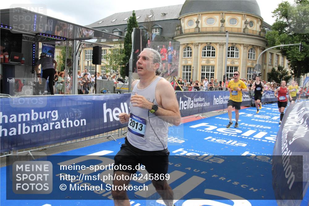 29.06.2025 - hella hamburg halbmarathon Michael Strokosch http://msf.ph/oto/8245869 29.06.2025 10:49:19 Ziel 2013, 6158, 8112, 9348, 10053, 10189, 13450, 14526, 15523, 16369, 16731 meine-sportfotos.de