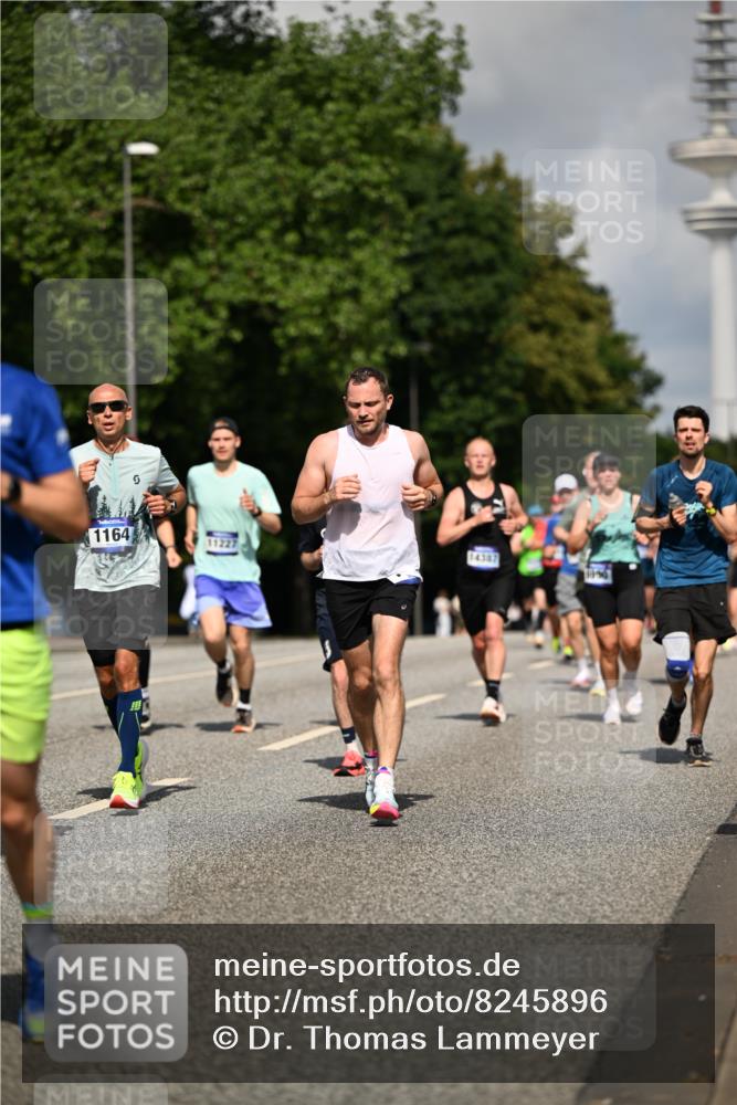 29.06.2025 - hella hamburg halbmarathon Dr. Thomas Lammeyer http://msf.ph/oto/8245896 29.06.2025 09:51:27 Kennedybrücke 1164, 1385, 1562, 1644, 1743, 2296, 3959, 4602, 4860, 5091, 5092, 5315, 5923, 6684, 6990, 8362, 8901, 9178, 9944, 10384, 10900, 10968, 11202, 11227 meine-sportfotos.de