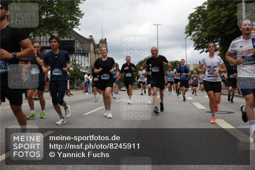 29.06.2025 - hella hamburg halbmarathon Yannick Fuchs http://msf.ph/oto/8245911 29.06.2025 10:47:42 20KM 1030, 1151, 1267, 1502, 1727, 1870, 2058, 2070, 2354, 2518, 2630, 3096, 3208, 3209, 3819, 4770, 5020, 5638, 5866, 6294, 6481, 6511, 6512, 6629, 6762, 6877, 6942, 7274, 7395, 7918, 8335, 8447, 9142, 9791, 9922, 10549, 10891, 11068, 11844, 12321, 12379, 12607, 12632, 12909, 13032, 13033, 13289, 13397, 13865, 13912, 13997, 14702, 15061, 15146, 15441, 15497, 15502, 15838, 15856, 15946, 16477, 17348, 17482, 18134, 18143, 18418, 18487, 18514, 18612 meine-sportfotos.de