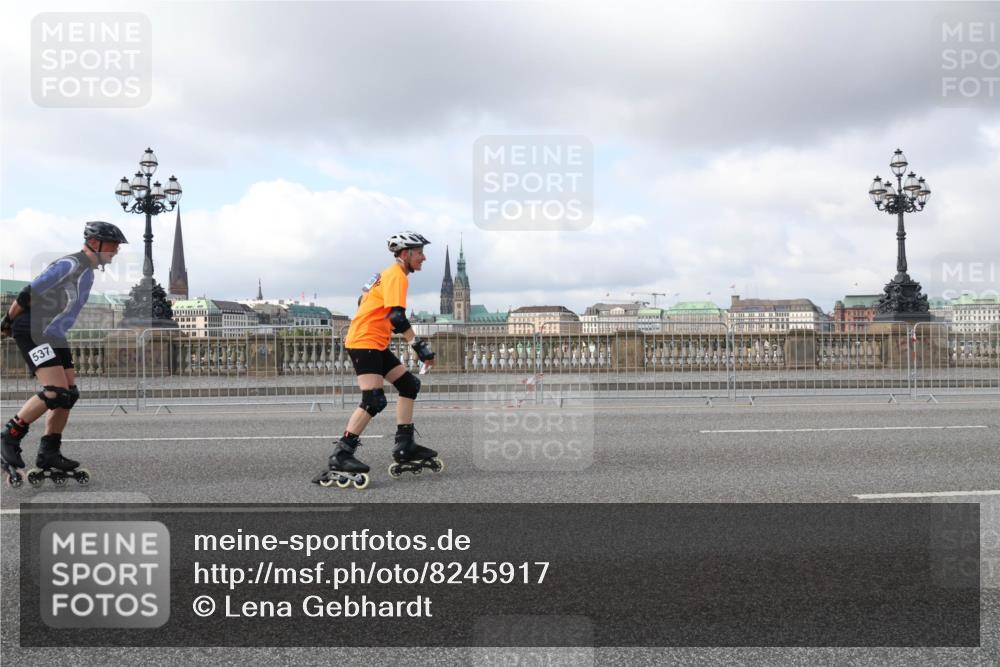 29.06.2025 - hella hamburg halbmarathon Lena Gebhardt http://msf.ph/oto/8245917 29.06.2025 09:02:38 Lombardsbrücke  meine-sportfotos.de