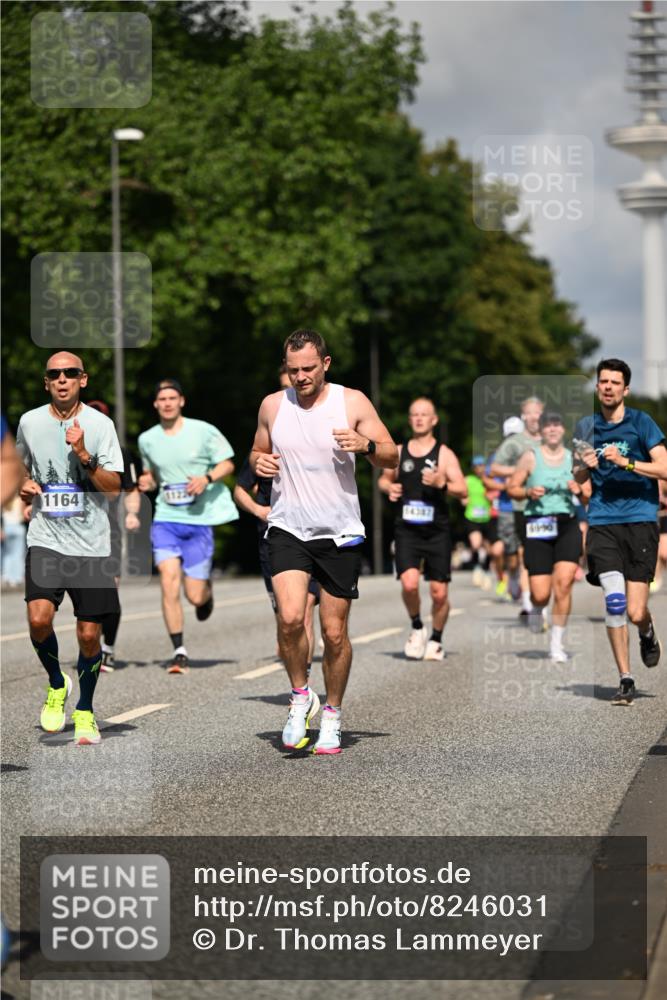 29.06.2025 - hella hamburg halbmarathon Dr. Thomas Lammeyer http://msf.ph/oto/8246031 29.06.2025 09:51:27 Kennedybrücke 1164, 1385, 1562, 1644, 1743, 2296, 3959, 4602, 4860, 5091, 5092, 5315, 5923, 6684, 6990, 8362, 8901, 9178, 9944, 10384, 10900, 10968, 11202, 11227 meine-sportfotos.de